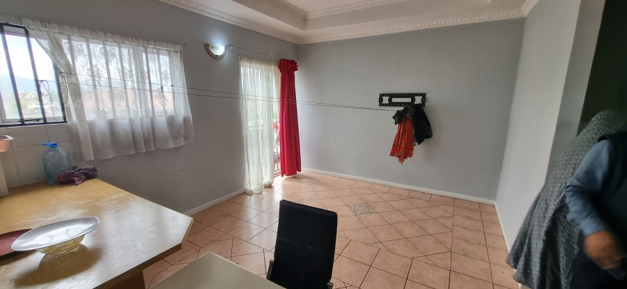 To Let commercial Property for Rent in Grassy Park Western Cape
